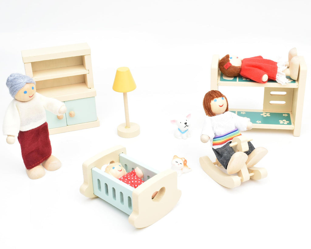 Wooden Dollhouse Dolls Family Set of 7 Miniature Figures and 2 Pets R277