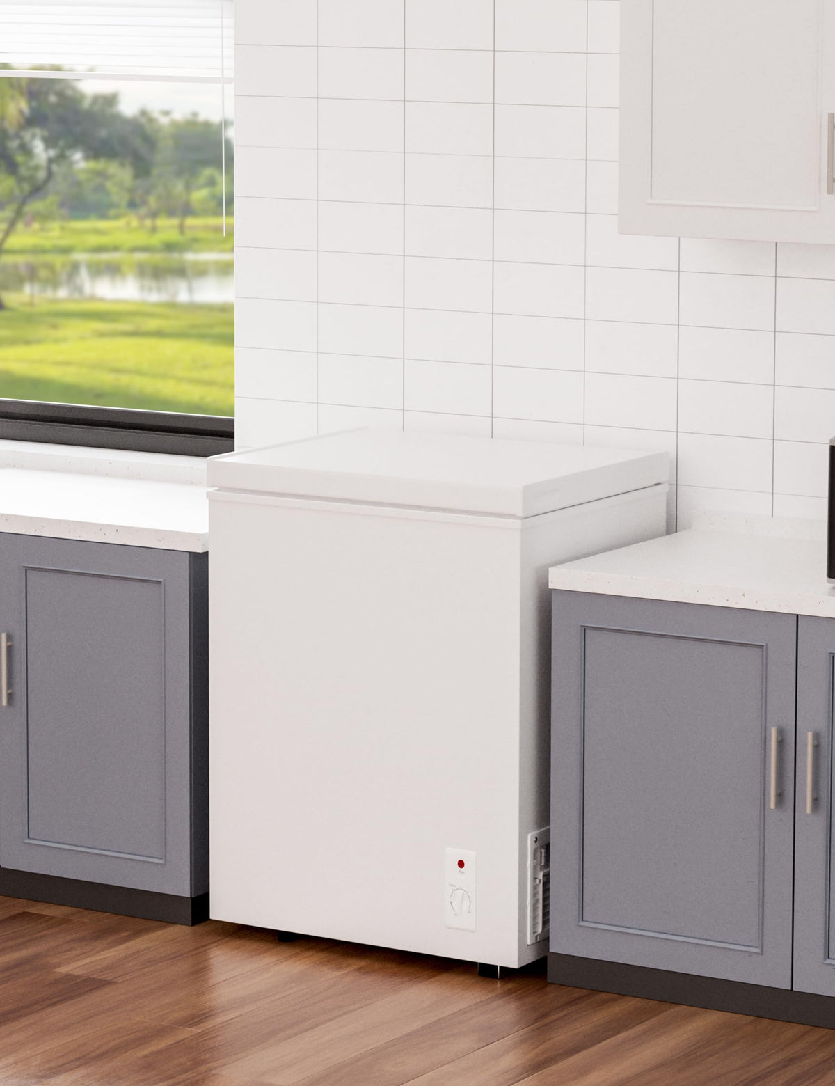 2.5 Cu.Ft White Chest Freezer E1513
