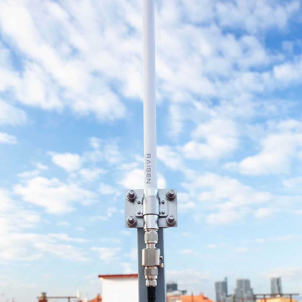 915 MHz Omni-Directional Antenna 43.3in with Lightning Arrestor C711357
